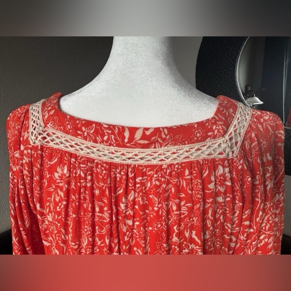 Free People pre-owned quality, super cute boho top! - Picture 6 of 9